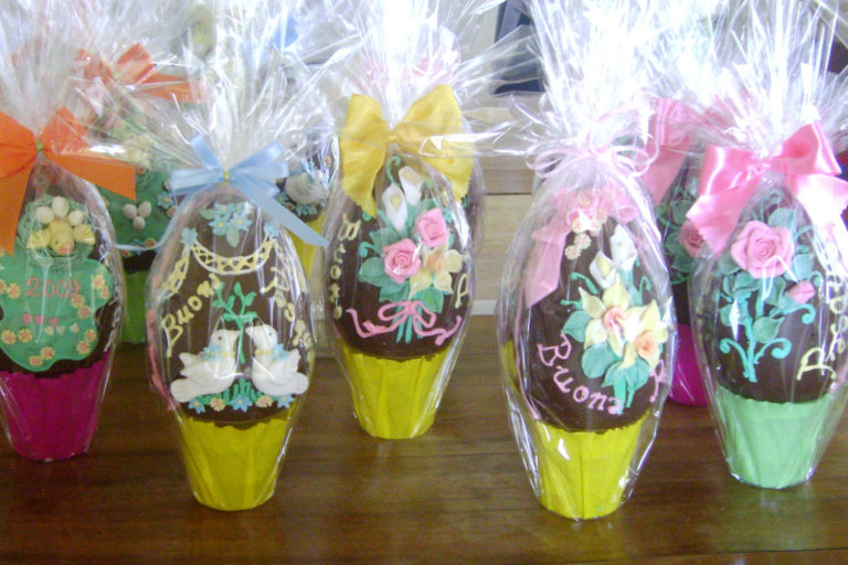 Uova di cioccolato decorate 9